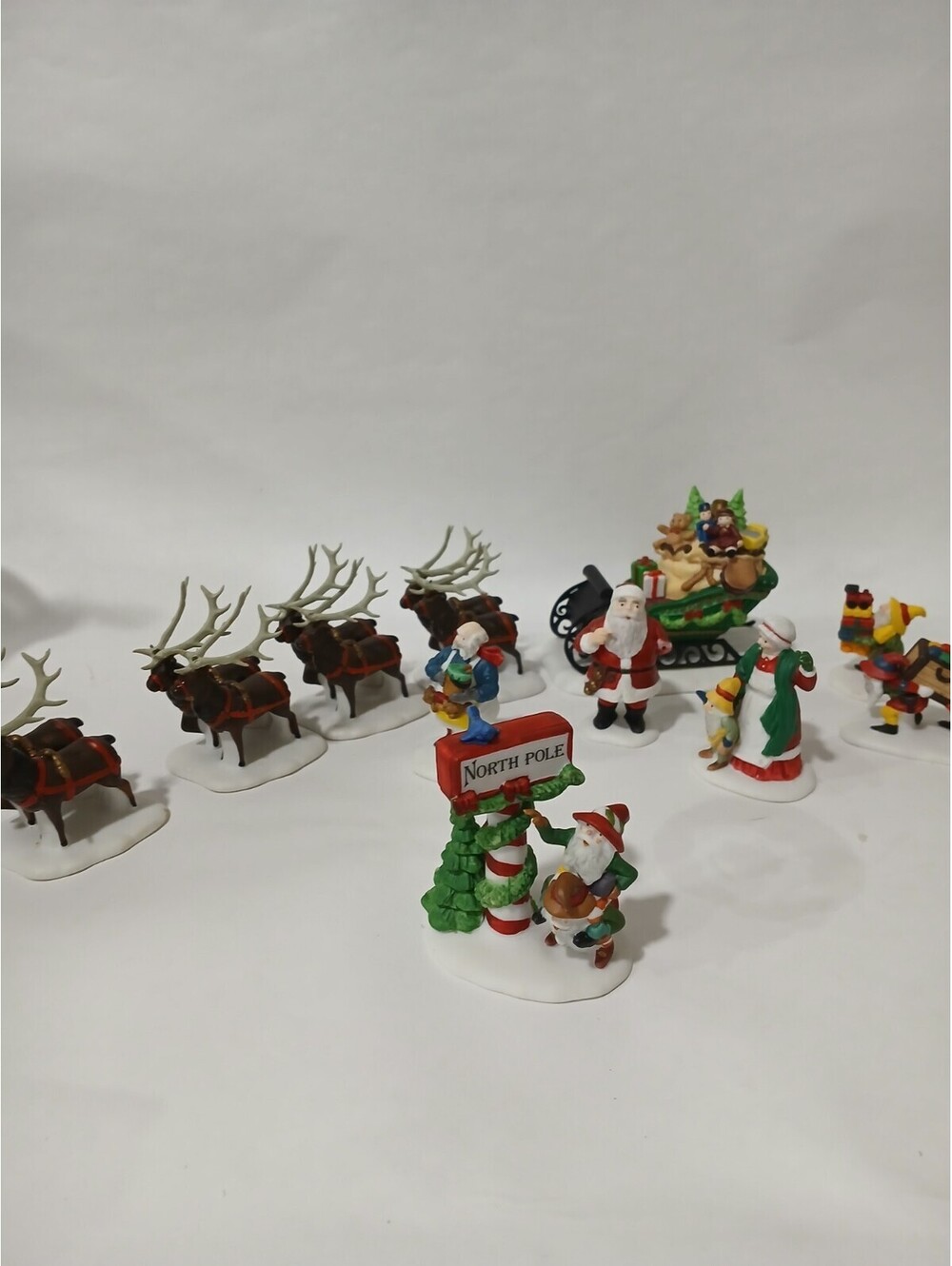Department 56 “Sleigh & Eight Tiny Reindeer” elfs north pole christmas Village